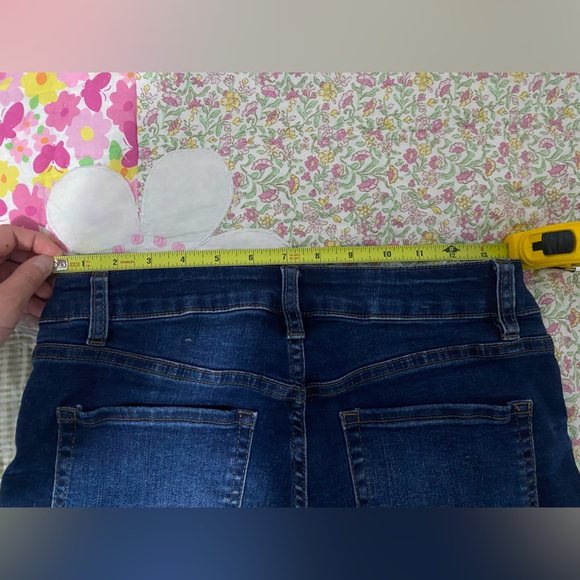 High Waisted Shorts - Picture 4 of 5